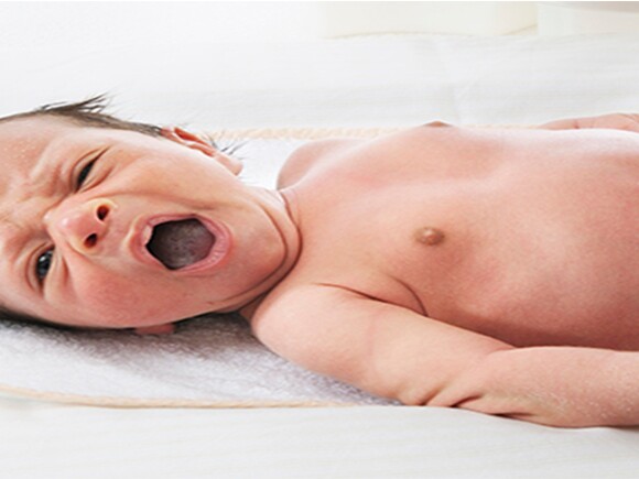 Cómo lavar con esponja a un recién nacido