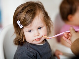 ¿Durante el primer año de vida del bebé, sus necesidades nutricionales son mayores que las de un adulto?